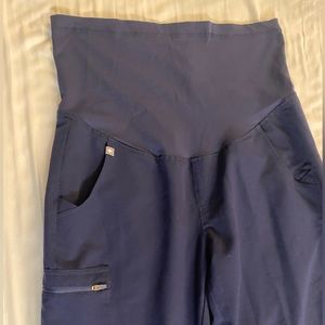 FIGS Zamora maternity joggers